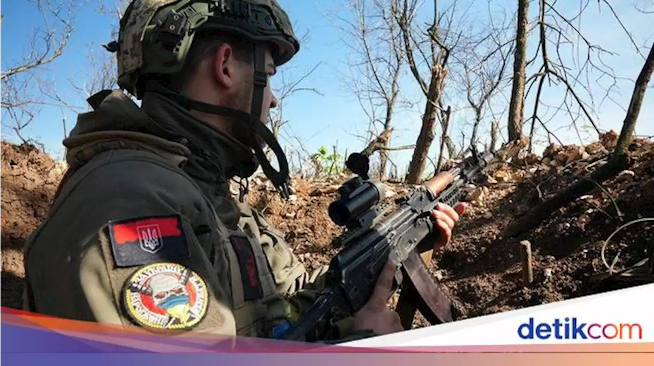 Mempertahankan Jalan-jalan Terakhir di Kota Bakhmut Ukraina