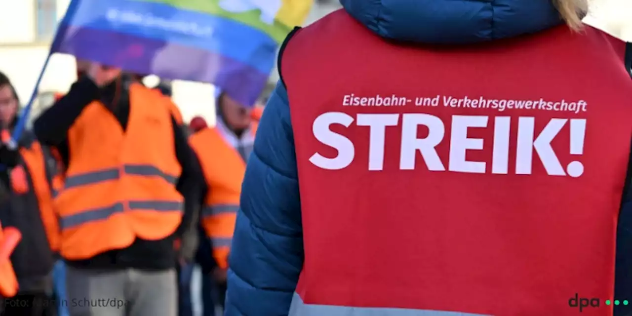 Bundesweiter Warnstreik bei der Bahn: EVG kündigt 50-Stunden-Streik an