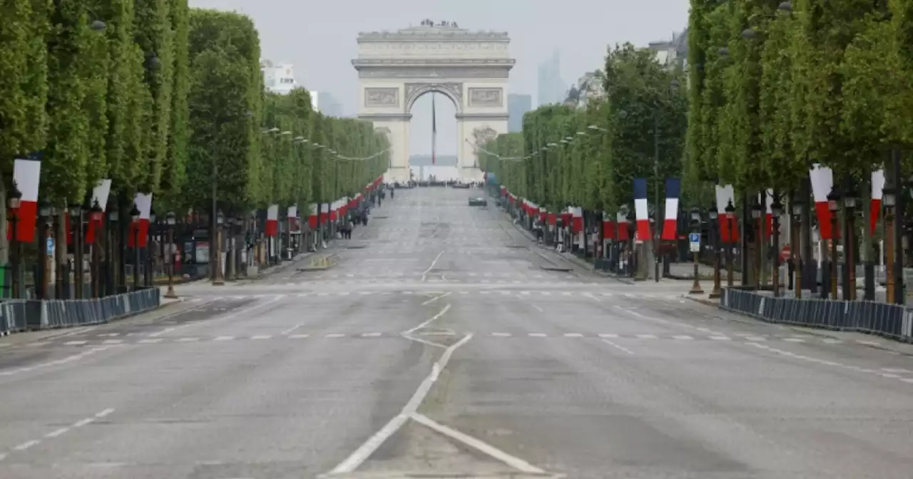 World's largest spelling test set for Paris' Champs-Elysees