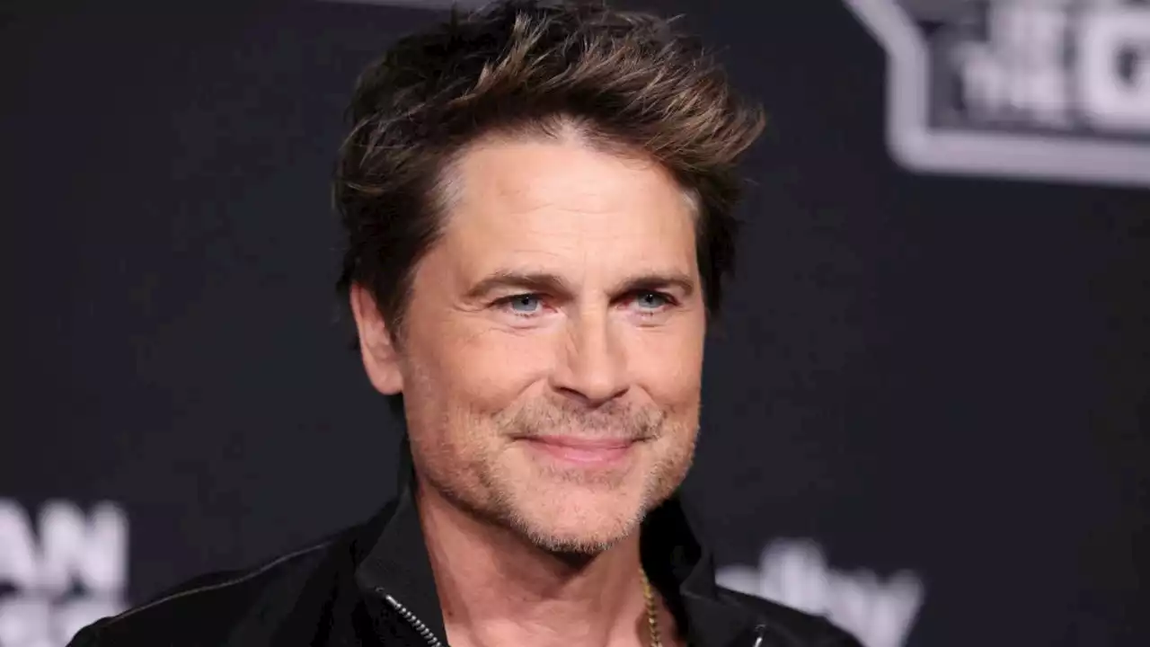 Rob Lowe Celebrates 33 Years of Sobriety With a Shirtless Selfie