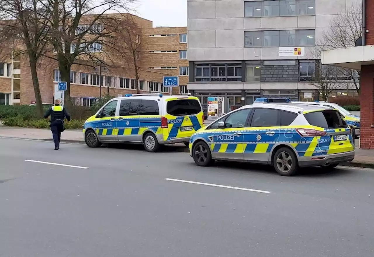 Einsatz an Kölner Schule: Kind (11) mit Messer schwer verletzt – Mitschüler unter Verdacht