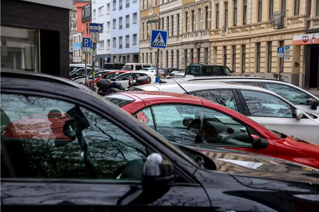 „Trauriger Spitzenreiter“: Bis zu 1200 Prozent mehr: Anwohnerparken in Köln wird deutlich teurer