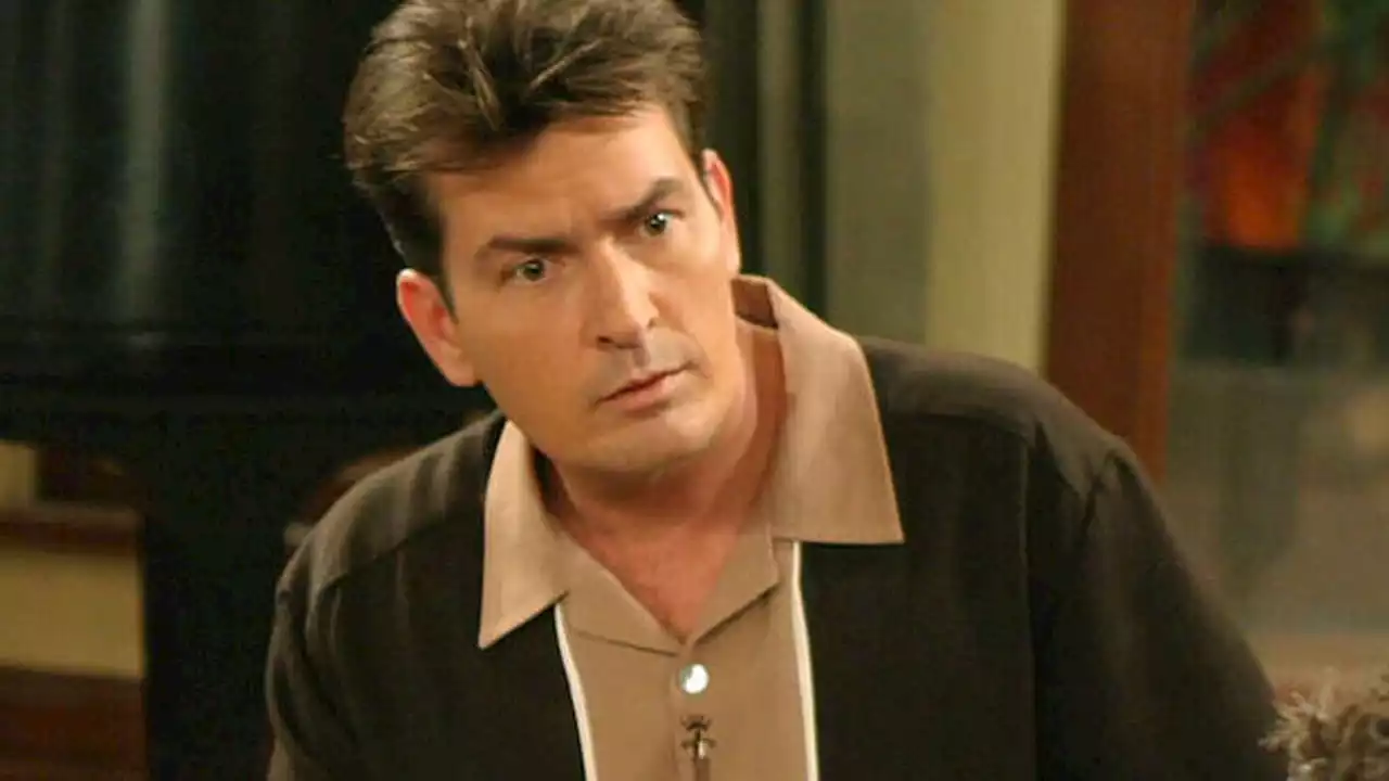 'Es war die Hölle': Charlie Sheen wäre bei den Dreharbeiten zu einem echten Klassiker beinahe gestorben