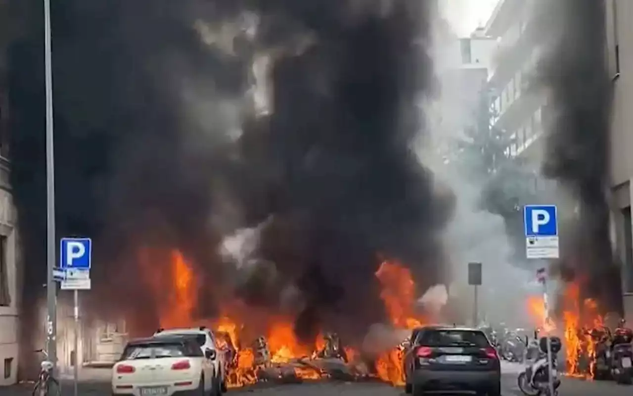 Explosão no centro de Milão, na Itália, incendeia carros, diz mídia local