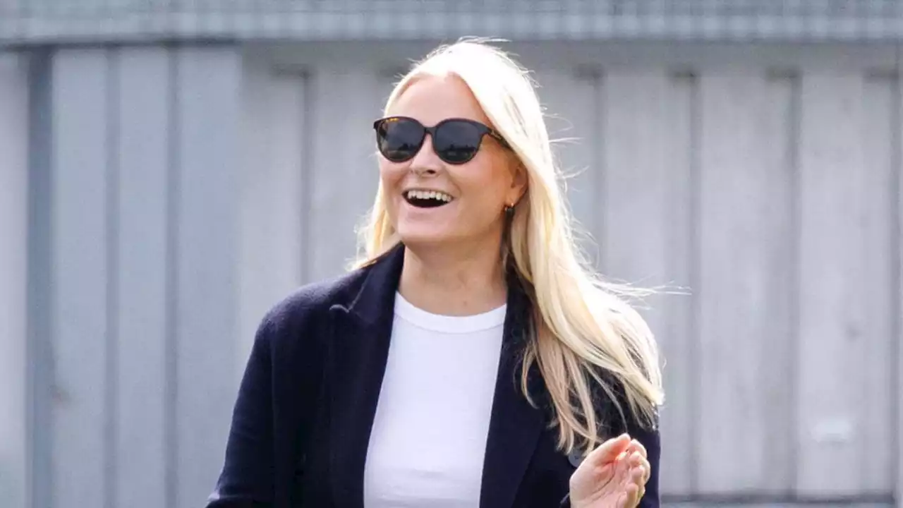 Mette-Marit: Sie setzt auf einen lässigen Look, aber bei der Schuhwahl kann Haakon punkten