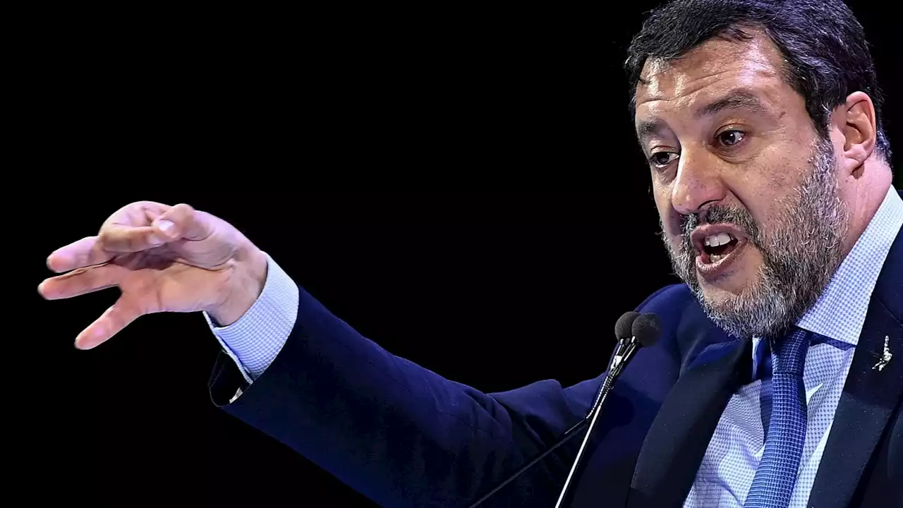 Salvini si preoccupa dei ricchi: 'Via il superbollo auto, una tassa odiosa'