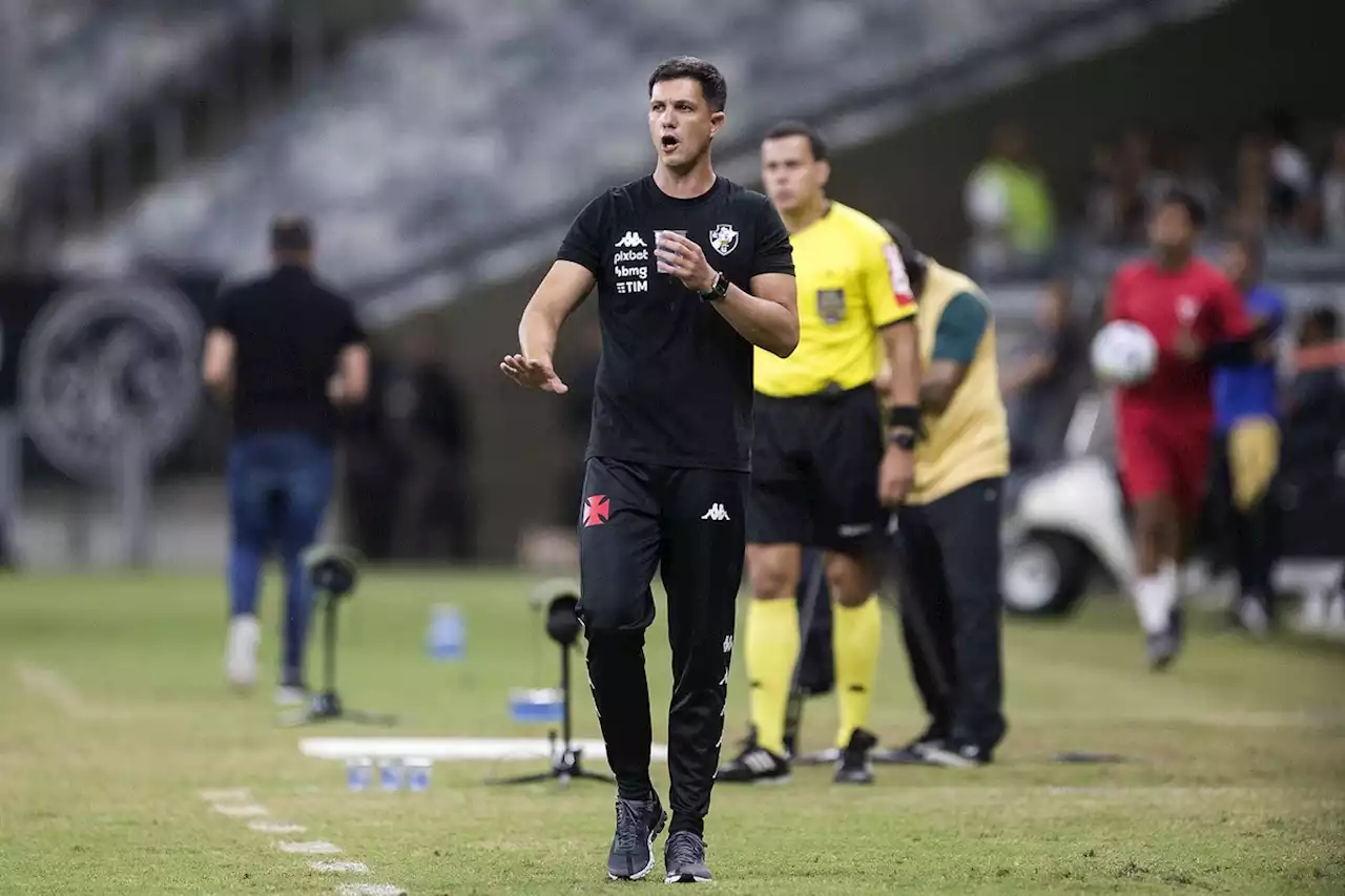 Barbieri é punido pelo STJD e não comanda o Vasco contra o Santos; clube promete recorrer