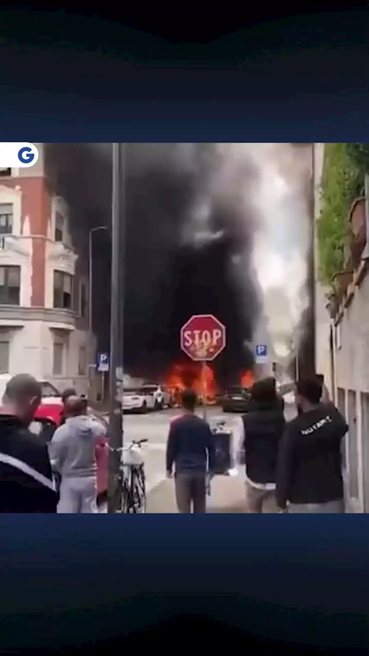 Vídeo: explosão no centro de Milão incendeia vários carros; ao menos quatro feridos