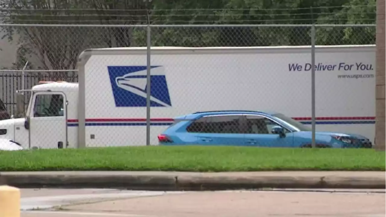 River Oaks woman blames USPS for debit card thefts