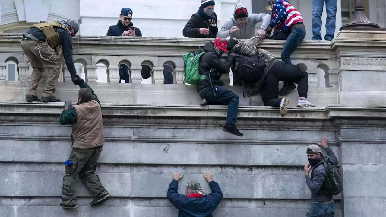 Idaho man who dangled from Senate balcony during Capitol riot receives prison sentence