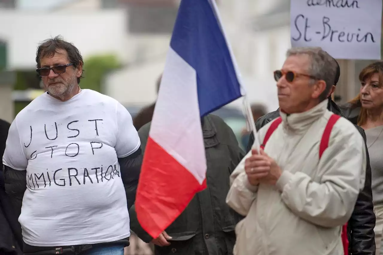 Réfugiés : démission du maire de Saint-Brévin, visé par un incendie criminel