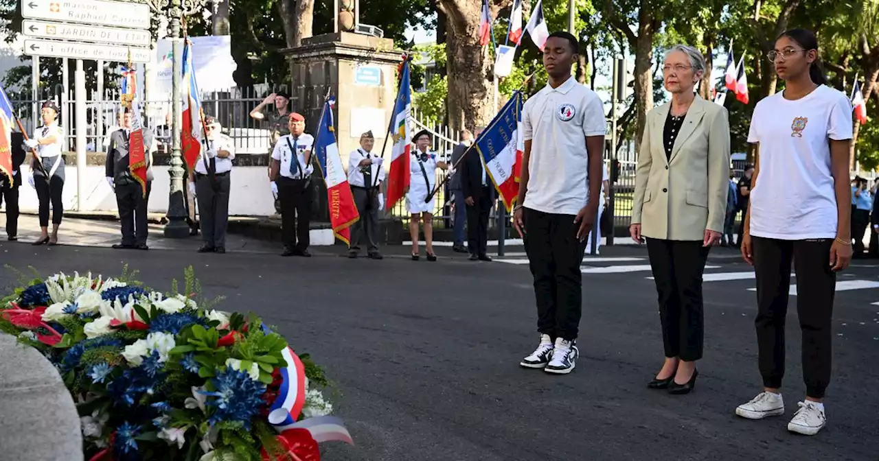 Borne en visite à La Réunion au chevet du 'quotidien' de ses habitants