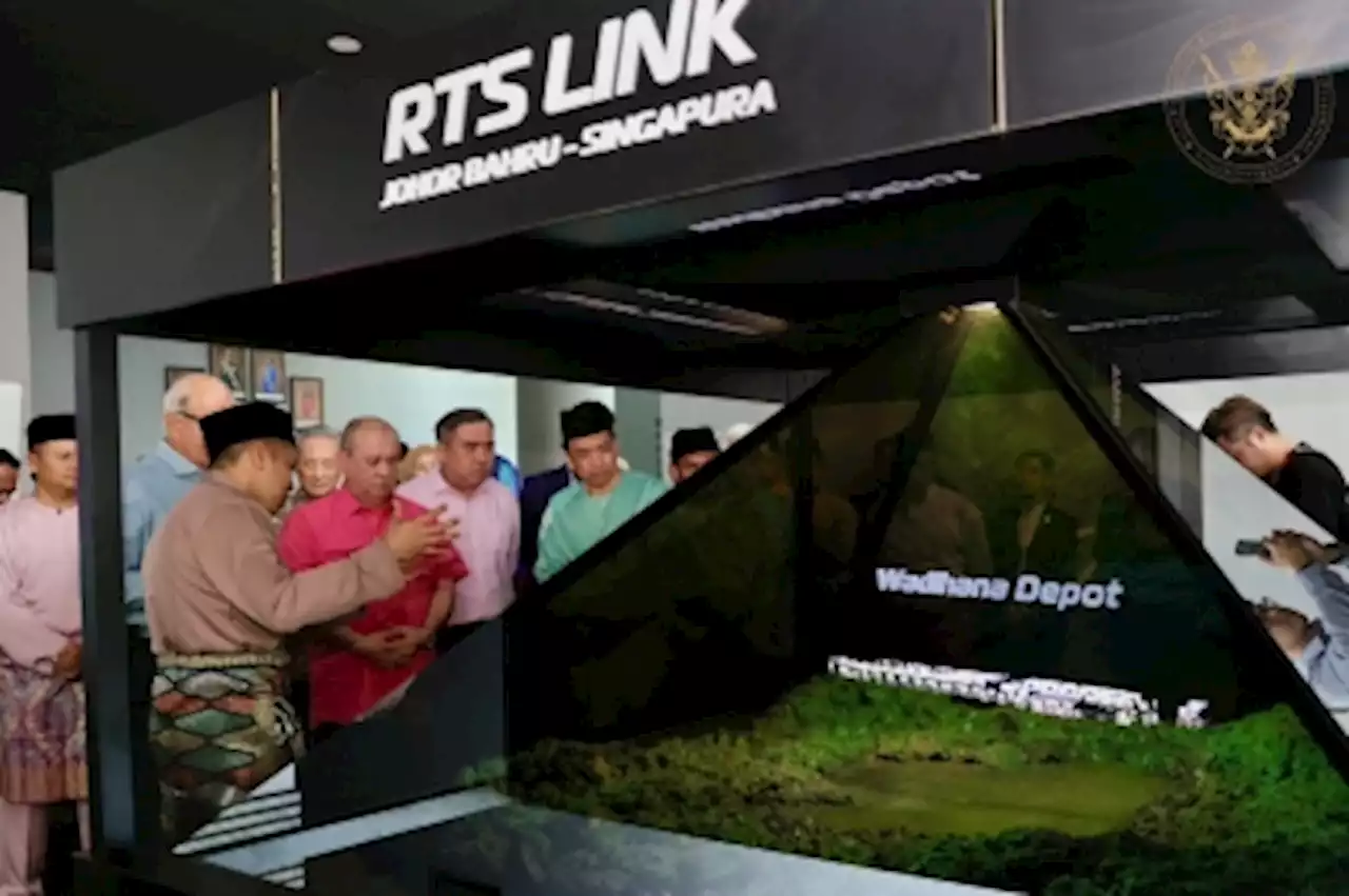 Johor Sultan gets briefing on RTS Link during MRT Corp Raya do