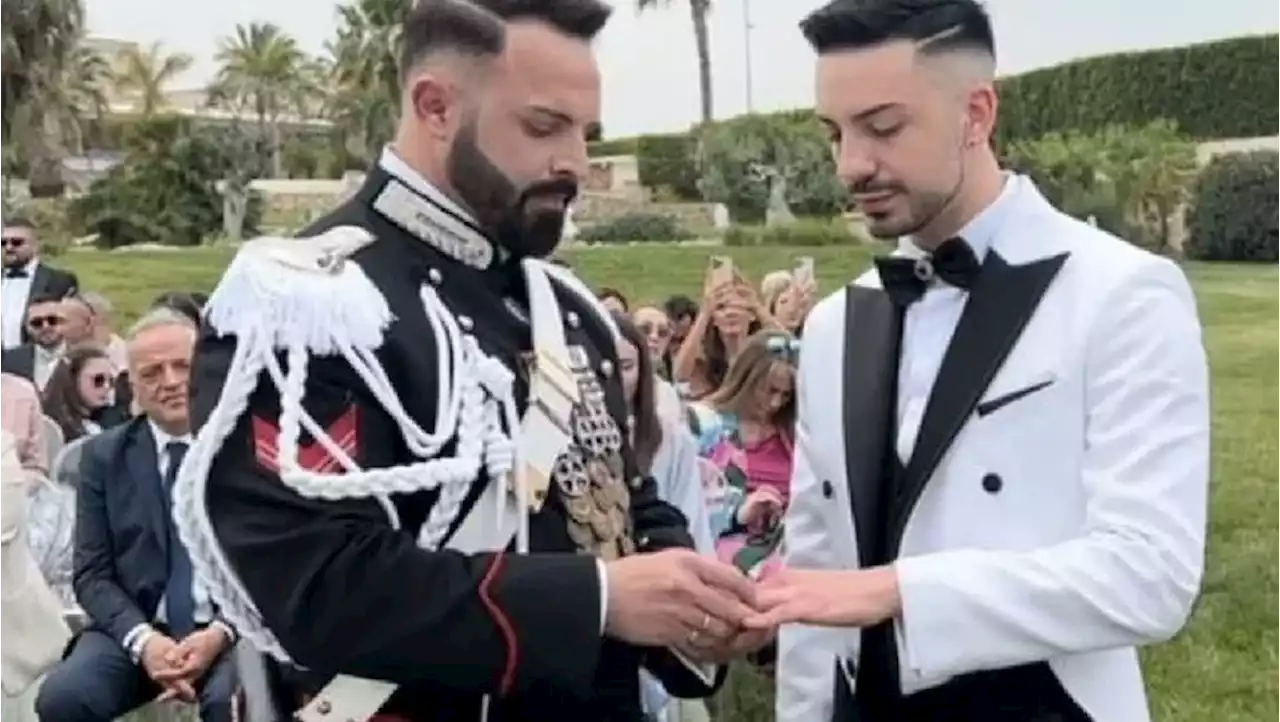 Italia. Por primera vez, pareja gay se casó usando uniforme militar