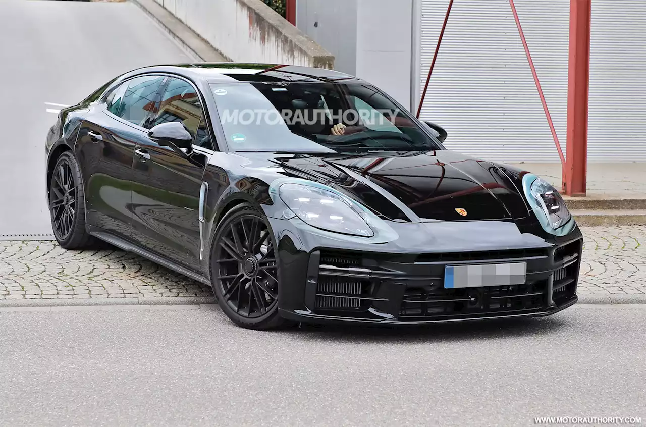 2024 Porsche Panamera spy shots and video