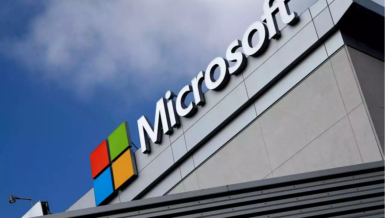 Microsoft congela gli stipendi dei dipendenti: 'Servono risorse per l'intelligenza artificiale'