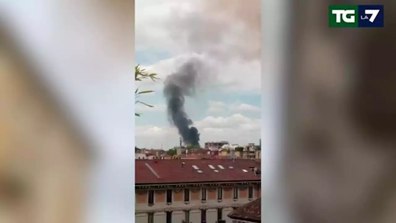 Forte esplosione in pieno centro a Milano