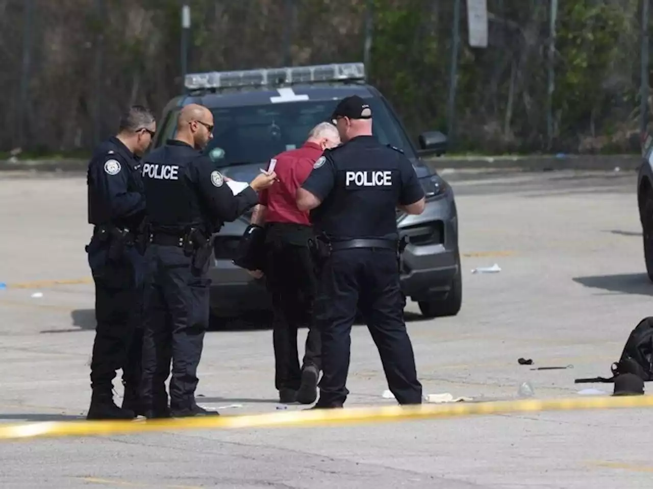 Toronto Police officer shoots and kills man armed with knife