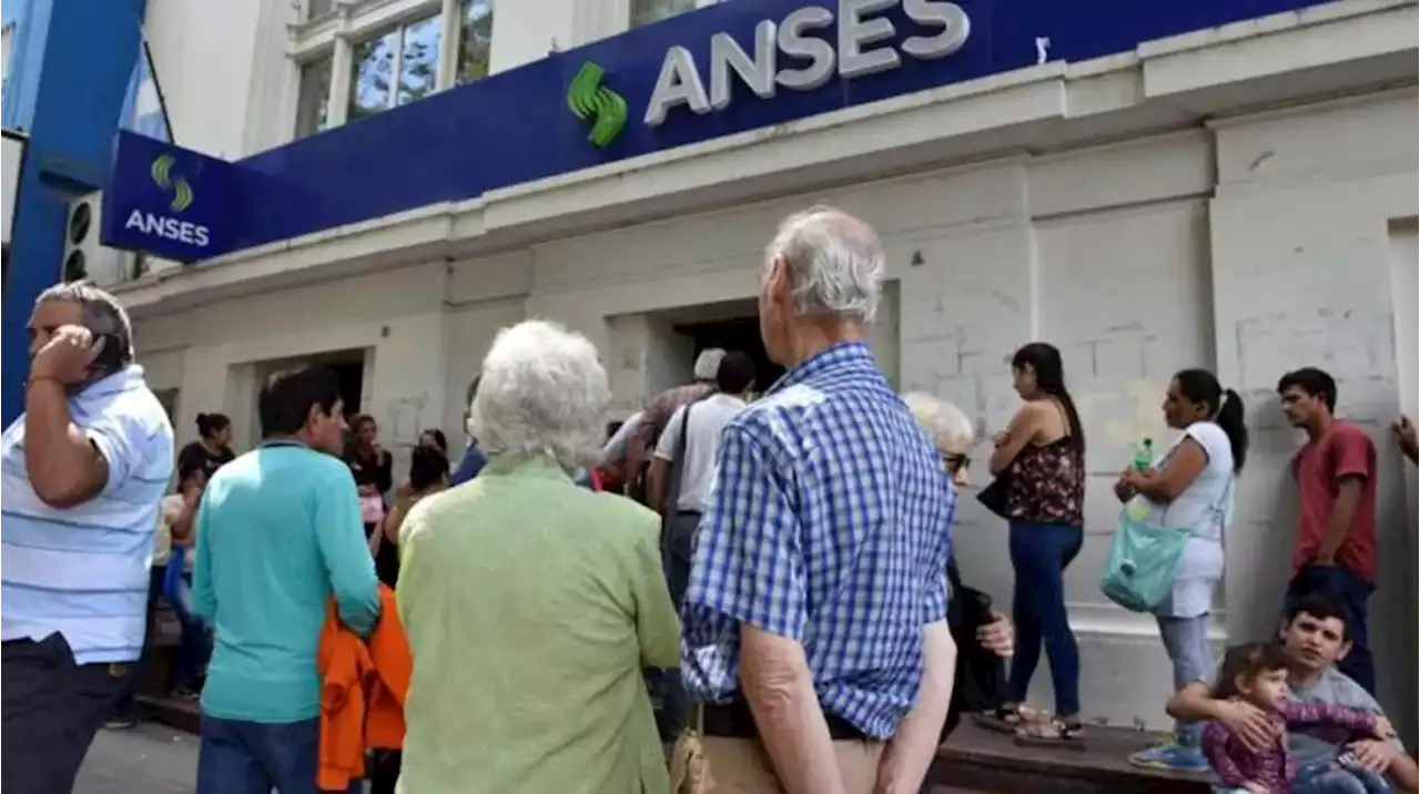 Aguinaldo: cuánto cobran los jubilados y pensionados de ANSES en junio 2023