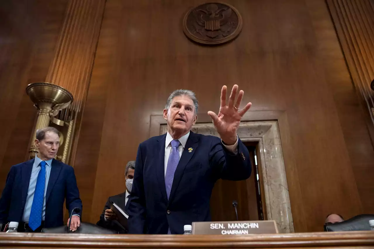 Manchin Vows to Oppose Biden EPA Nominees in Revolt Against Plan to Reduce Climate Emissions