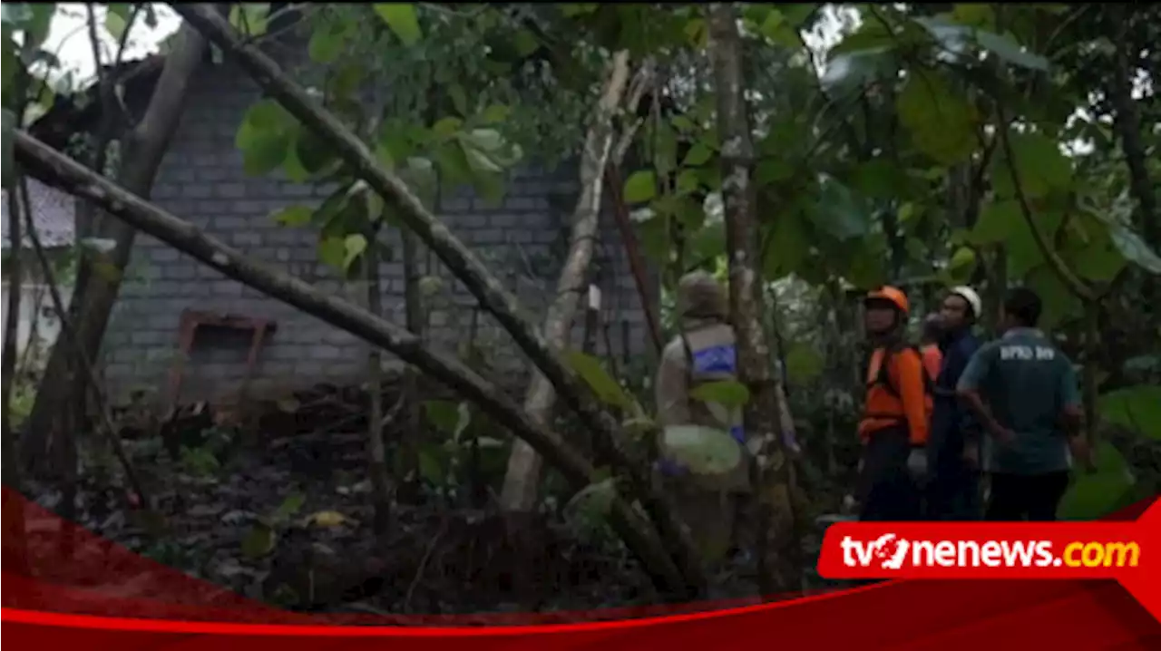 Hujan Deras dan Angin Kencang Rusak Puluhan Rumah di Gunungkidul