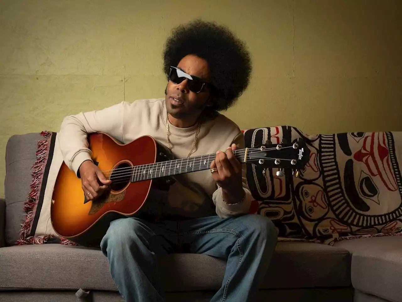 Grammy-winner Alex Cuba releases new album, El Swing Que Yo Tengo