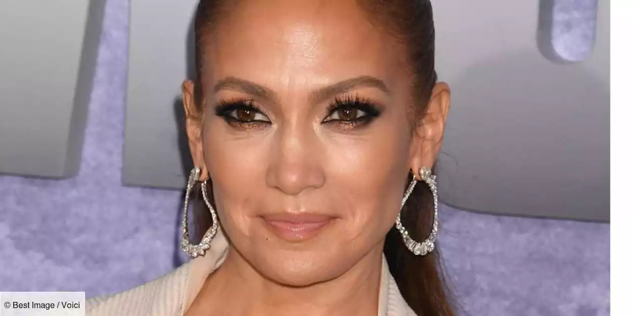 PHOTO Jennifer Lopez : renversante en soutien-gorge, elle assume la tendance lingerie avec élégance - Voici