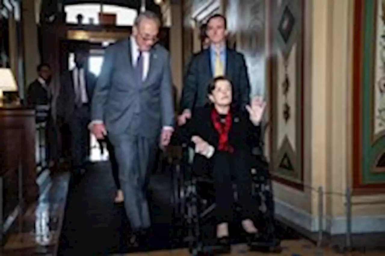 Feinstein, recovering from shingles, casts Senate vote after long absence