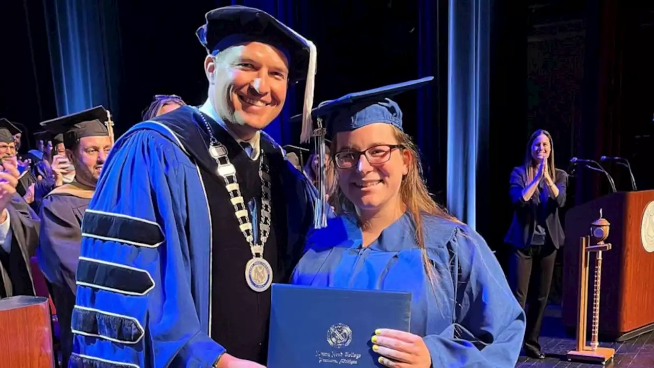 Video: College adjusts ceremony to allow woman, 38 weeks pregnant, to walk graduation stage first