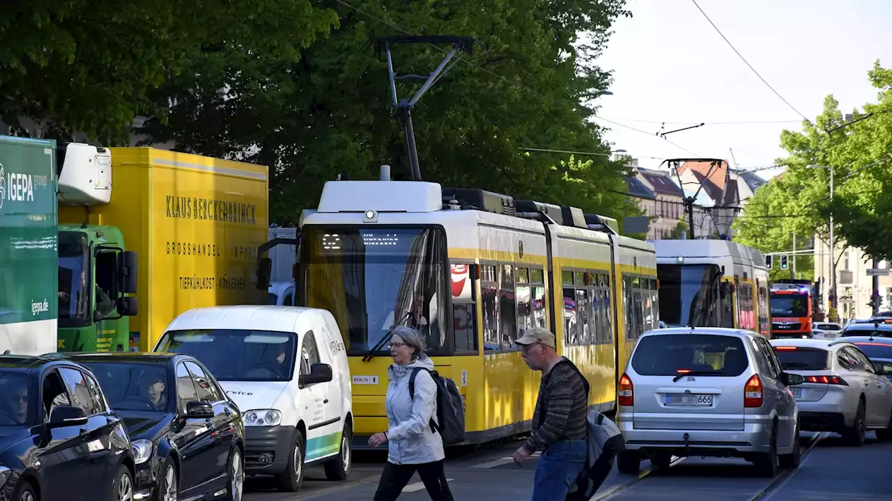 Am Bahnhof Köpenick kollabiert der Verkehr