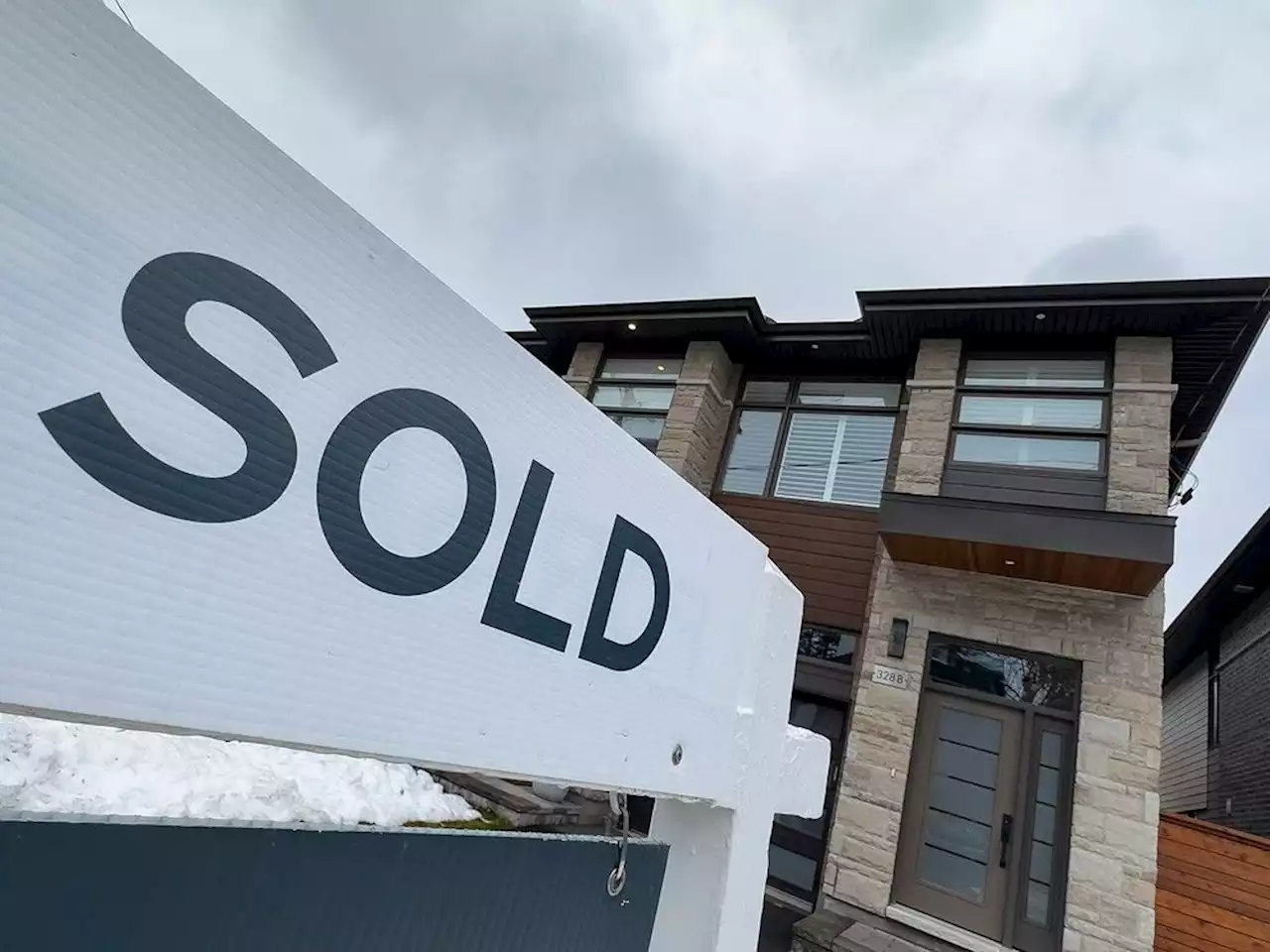 Calgary sets new record for benchmark home price in April