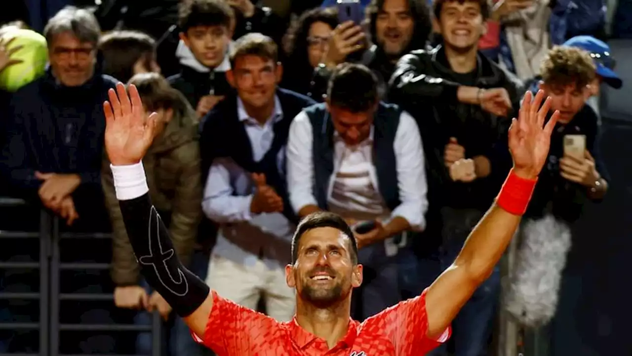 Djokovic beats Etcheverry in Rome opener, Swiatek surges through