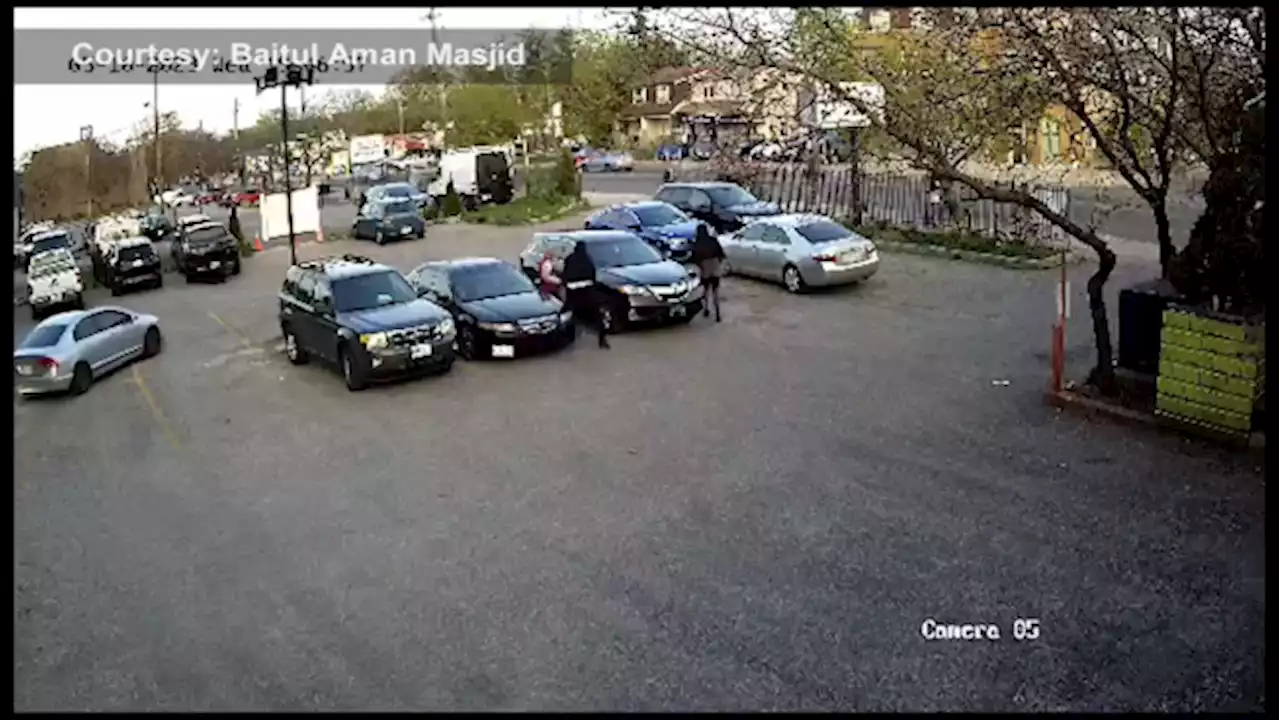 Shocking video shows man violently attacked in Scarborough mosque parking lot