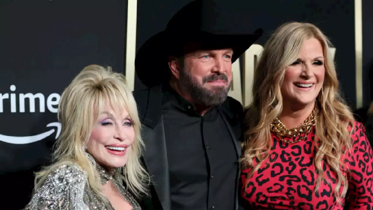 Trisha Yearwood on Dolly Parton Suggesting a 'Threesome' With Garth