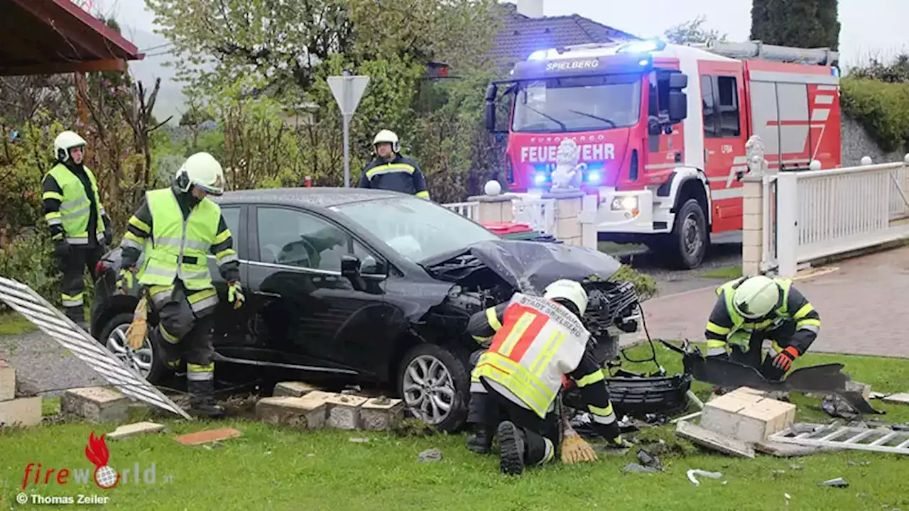 Stmk: Auto kollidiert in Spielberg mit Gartenmauer