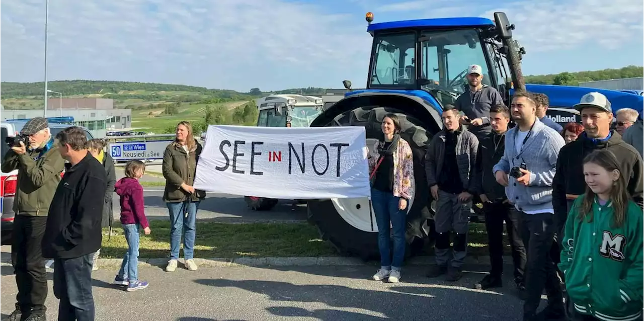 Berühmter See ist so trocken, dass selbst der Bürgermeister eine Klima-Demo startet