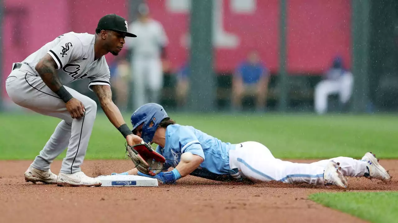 Fermin's bunt in ninth gives Royals 4-3 win over White Sox