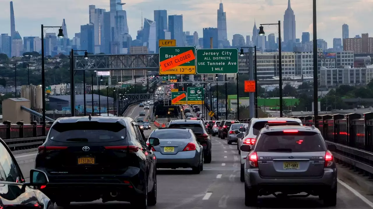 Los Angeles floats using unarmed civilians to enforce traffic violations like speeding: Report