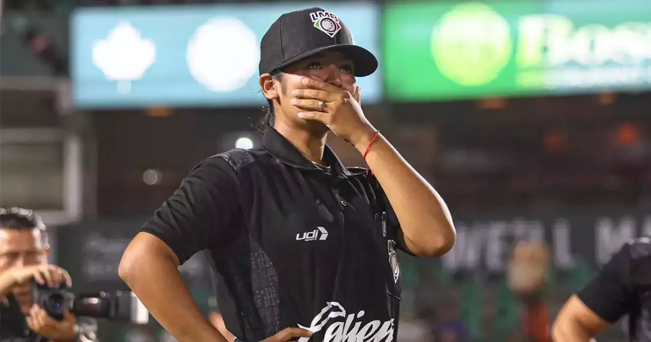 Umpire De Lmb Rompe En Llanto Al Ver Video De Su Hija En Las Pantallas Del Estadio Video 0613