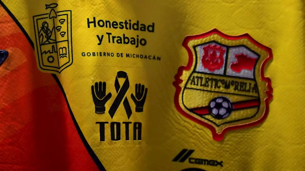 Atlético Morelia juega con un parche en homenaje a la 'Tota' Carbajal