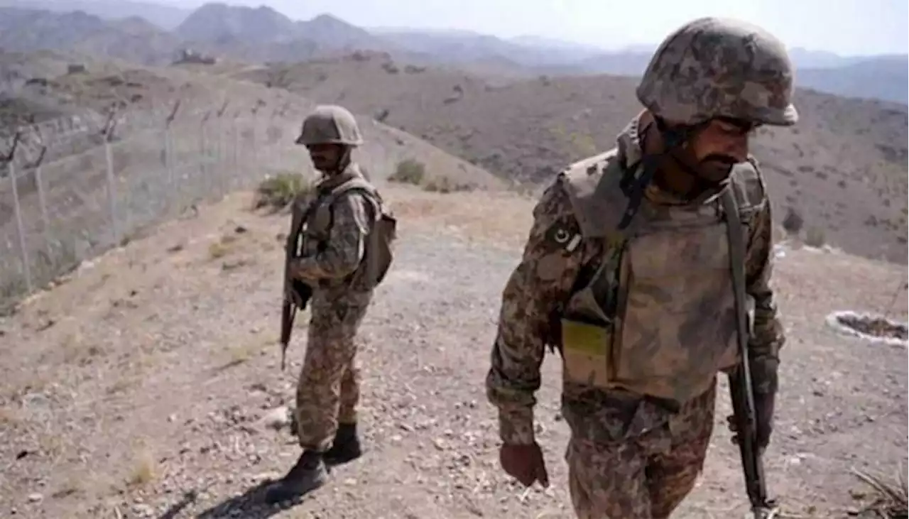 بلوچستان، ہوشاب میں دہشت گردوں کا فورسز کی چوکی پر حملہ، 5 ہلاک