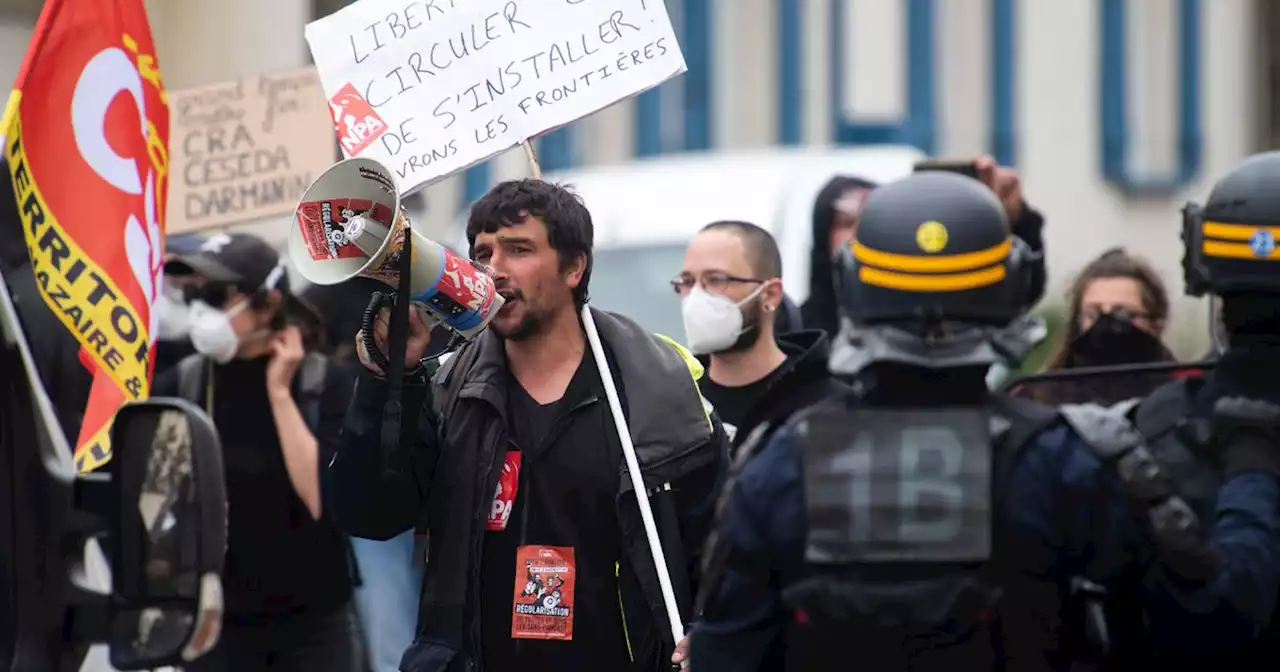 La classe politique révoltée après la démission du maire de Saint-Brevin