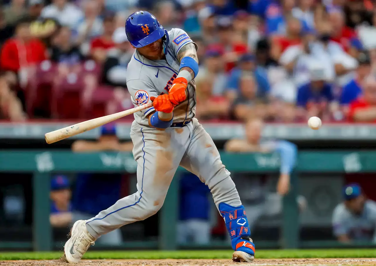 Mets’ Francisco Alvarez rewards Buck Showalter’s faith with two-hit game