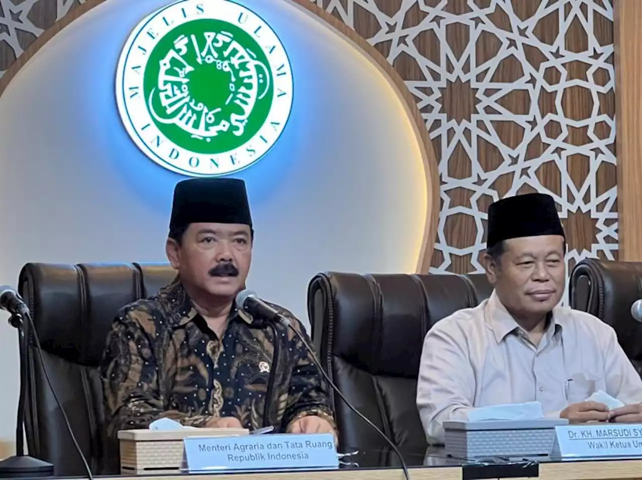 Menteri ATR/BPN Serahkan Ganti Rugi Tol Jogja-Solo di Sleman |Republika Online