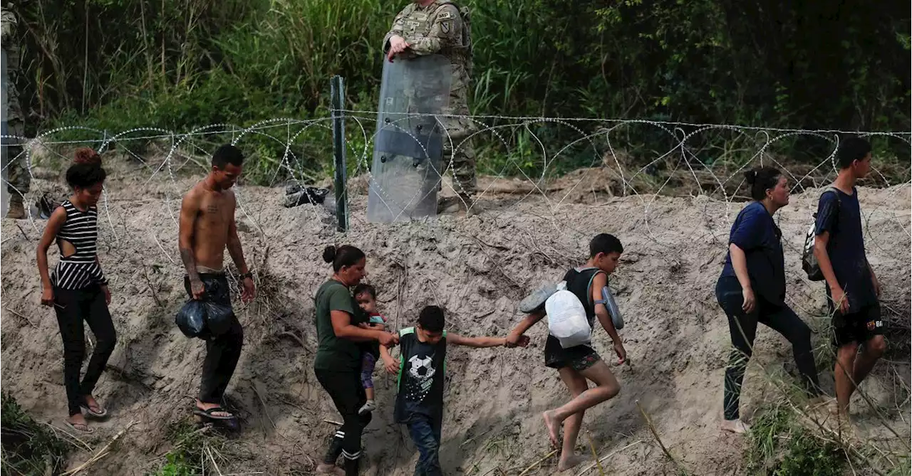 Desperate and bewildered, migrants stuck at US gates as Title 42 ends