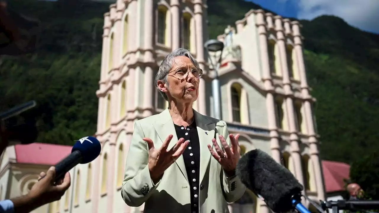 À La Réunion, Élisabeth Borne n’échappe pas aux concerts de casseroles