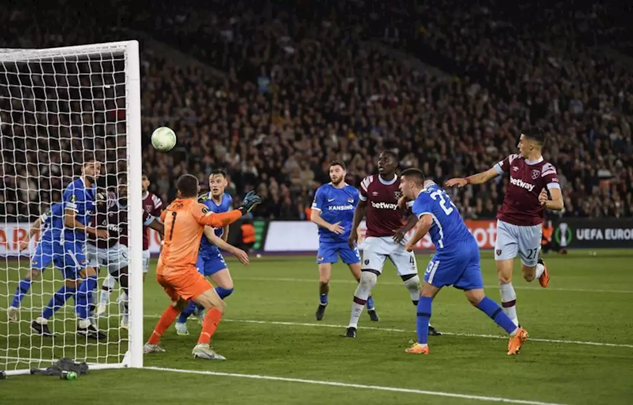 Soccer-West Ham fight back to win first leg against AZ