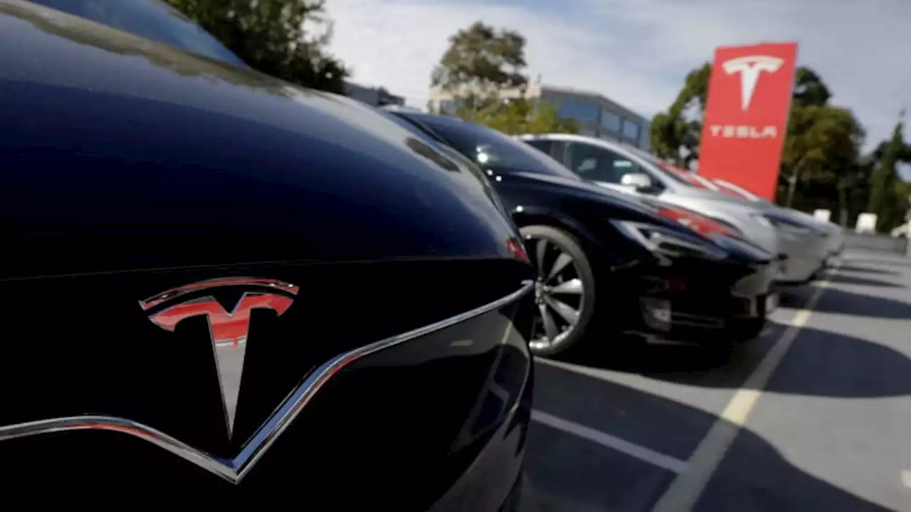 Tesla owners sue, say software updates cut range by 20%, break batteries - Autoblog