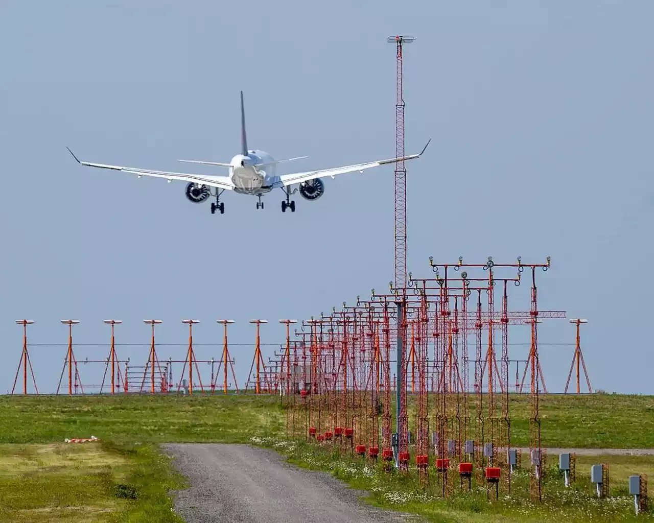 Air Canada nearly doubles revenue, ekes out profit as travel demand takes flight