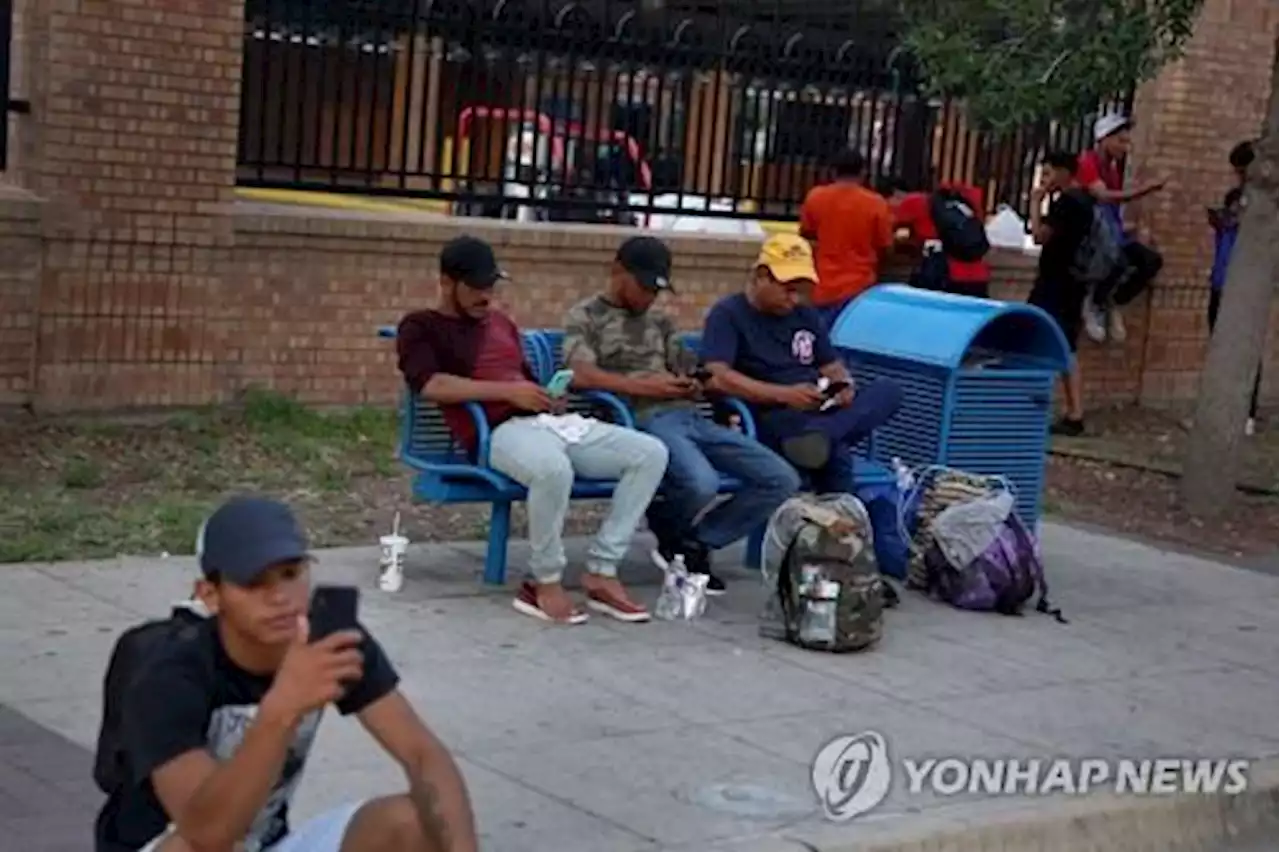'왜 우리지역?'…불법입국자문제, 美 대도시 인근 교외까지 확산 | 연합뉴스